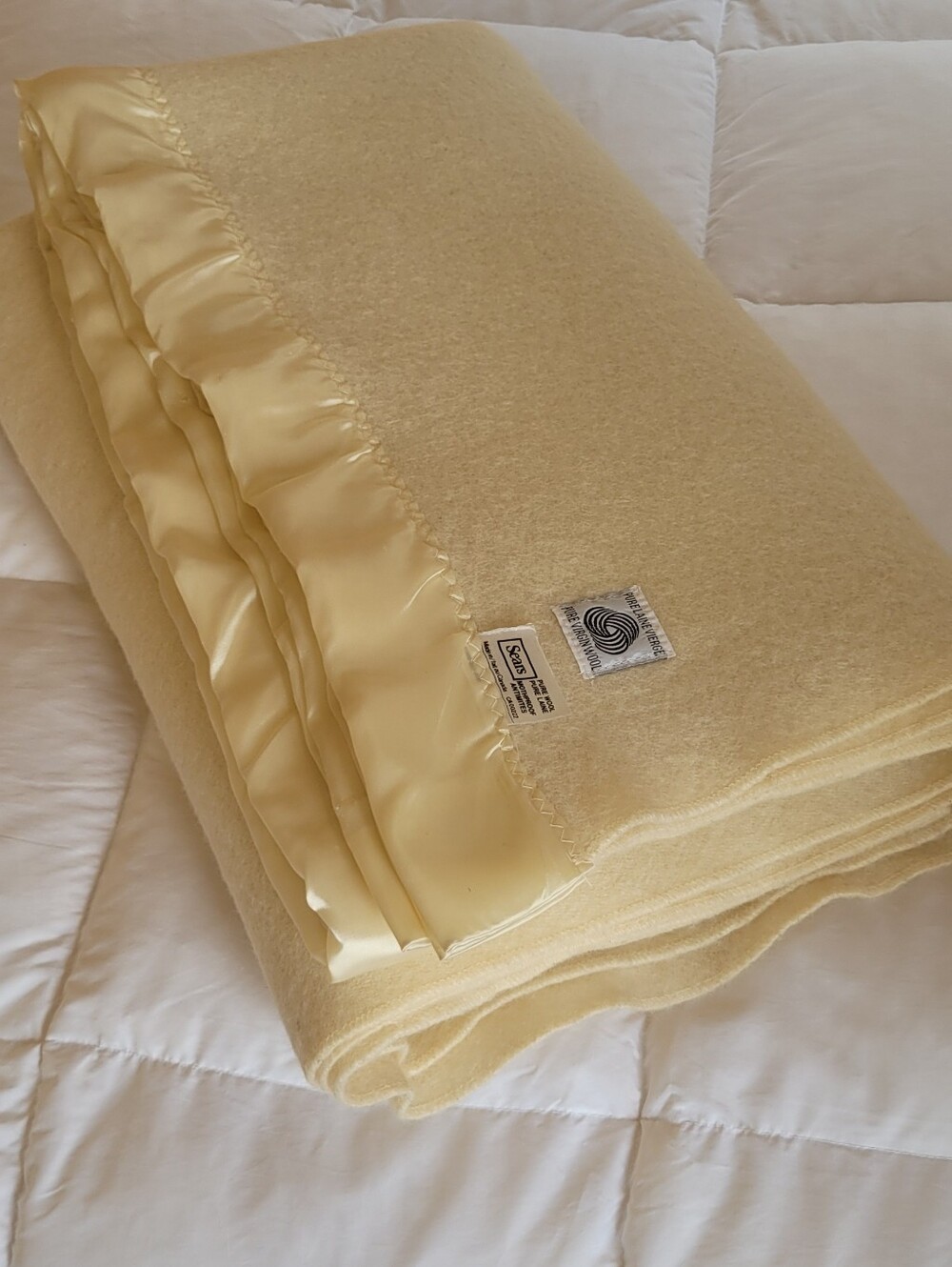 Vintage QN Sz 100% Wool Blanket